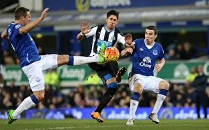Images Dated 3rd February 2016: Everton vs Newcastle United: Ayoze Perez vs Jagielka and Coleman - Intense Battle for Possession
