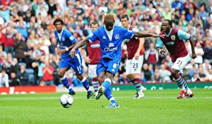 Everton's Agonizing Miss: Louis Saha's Penalty Blunder at Turf Moor