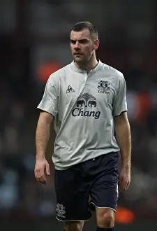 Everton's Darron Gibson in Action: Premier League Clash Against Aston Villa (January 2012)