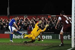 Images Dated 7th January 2013: Everton's Dominant FA Cup Performance: Leon Osman Scores Hat-trick Against Cheltenham Town