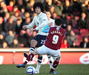 Framed Print : Everton's Fierce Battle: Marouane Fellaini vs. Chris Dagnall at Glanford Park, FA Cup Third Round Framed Print : Everton's Fierce Battle: Marouane Fellaini vs. Chris Dagnall at Glanford Park, FA Cup Third Round