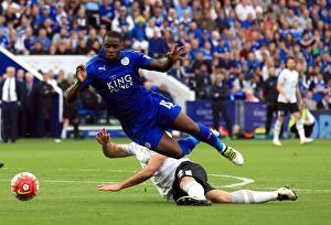 Leicester City v Everton - King Power Stadium Collection: Everton's Gibson Concedes Penalty Against Leicester City (Barclays Premier League)