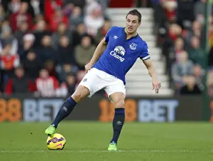 Framed Print : Everton's Jagielka in Action: Everton vs Southampton at St. Mary's Stadium, Premier League Framed Print : Everton's Jagielka in Action: Everton vs Southampton at St. Mary's Stadium, Premier League