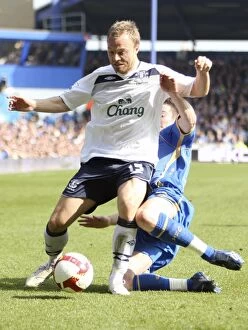 Images Dated 21st March 2009: Everton's Lars Jacobsen in Action Against Portsmouth (08/09 Premier League)