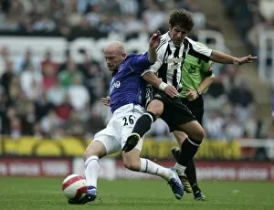 Images Dated 24th September 2006: Evertons Lee Carsley and Newcastles Belozoglu Emre
