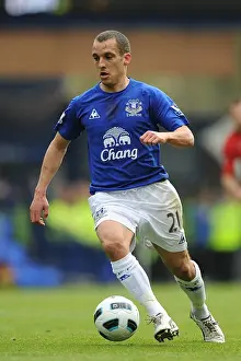 Everton's Leon Osman in Action: Premier League Clash Against Blackburn Rovers (16 April 2011, Goodison Park)