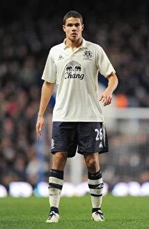 Images Dated 9th December 2010: Everton's Midfield Maestro: Jack Rodwell