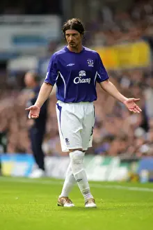 Everton's New Signing Alessandro Pistone Makes Debut in Season Opener Against Manchester United