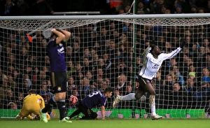 Framed Print : Everton's Romelu Lukaku: FA Cup Glory Celebrated with a Double at Upton Park Framed Print : Everton's Romelu Lukaku: FA Cup Glory Celebrated with a Double at Upton Park