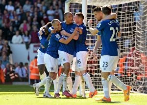 West Ham United v Everton - Upton Park Collection: Everton's Romelu Lukaku Scores and Celebrates with Team-mates vs. West Ham United in Premier League
