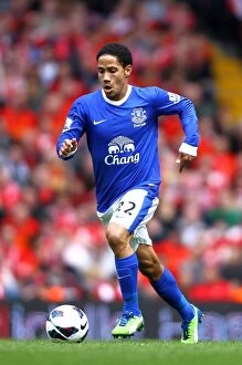Images Dated 5th May 2013: Everton's Steven Pienaar Faces Off in intense Liverpool Rivalry (05-05-2013)