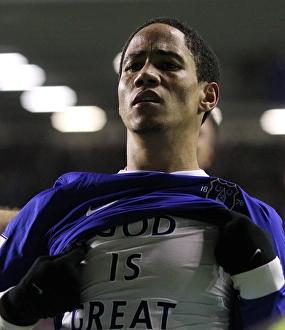 Everton 2 V Tottenham Hotspur 1 : Goodison Park : 09-12-2012 Prints: Everton's Steven Pienaar: God is Great - Everton 2-1 Tottenham Hotspur (12-09-2012)