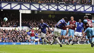 Football - Everton v Aston Villa Barclays Premier League - Goodison Park - 27 / 4 / 08 Joseph Yobo (C) scores Evertons second goal Mandatory Credit: Action Images / Scott Heavey Livepic NO ONLINE / INTERNET USE WITHOUT A LICENCE FROM THE FOOTBALL DATA