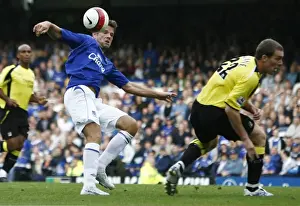 Football - Everton v Manchester City FA Barclays Premiership - Goodison Park - 30 / 9 / 06 James Beattie of Everton in action against Richard Dunne of Manchester City Mandatory Credit: Action Images / Jason Cairnduff Livepic