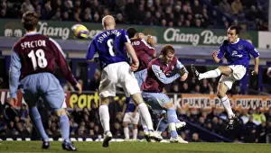 Football - Everton v West Ham United FA Barclays Premiership - Goodison Park - 3 / 12 / 06 Leon Osman sc
