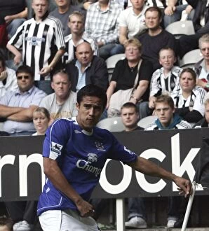 Images Dated 24th September 2006: Football - Newcastle United v Everton FA Barclays Premiership - St James Park - 24 / 9 / 06 Tim Cahill c
