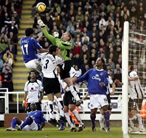 Fulham v Everton Collection: Fulham v Everton 4 / 11 / 06 Fulhams Antti Niemi clears the ball under pressure