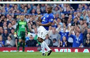 Images Dated 7th May 2011: Game-Changer: Sylvain Distin's Strike for Everton Against Manchester City (07 May 2011)