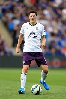 Images Dated 16th August 2014: Gareth Barry in Action: Everton vs Leicester City at King Power Stadium, Barclays Premier League