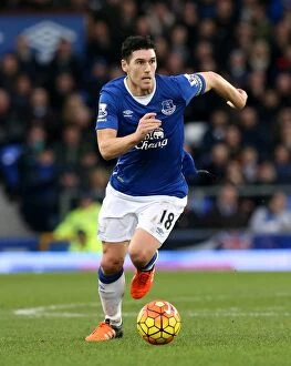 Images Dated 24th January 2016: Gareth Barry, Everton