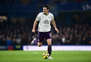 Images Dated 11th February 2015: Gareth Barry vs. Chelsea: Everton's Fierce Battle at Stamford Bridge - Barclays Premier League