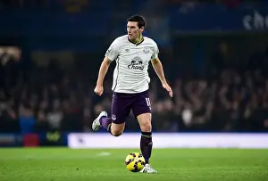 Gareth Barry vs. Chelsea: Everton's Fierce Battle at Stamford Bridge - Barclays Premier League