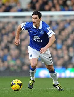 Images Dated 11th January 2014: Gareth Barry's Brilliant Performance: Everton's 2-0 Victory Over Norwich City