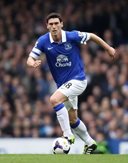 Images Dated 20th April 2014: Gareth Barry's Leadership: Everton's Victory Over Manchester United (21-04-2014)