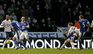 Framed Print : Heitinga Scores Everton's Second Goal in FA Cup Victory over Bolton Wanderers (26-01-2013) Framed Print : Heitinga Scores Everton's Second Goal in FA Cup Victory over Bolton Wanderers (26-01-2013)
