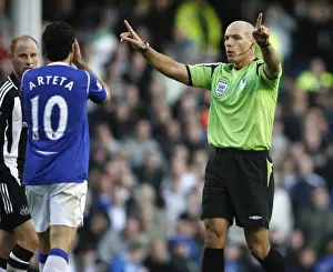 Everton V Newcastle Prints: Howard Webb Referees Everton vs Newcastle United in the Barclays Premier League (08/09)