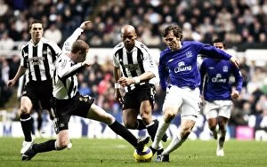 Images Dated 25th February 2006: Intense Football Rivalry: Kilbane vs. Ramage