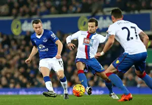 Intense Rivalry: Cleverley vs. McGeady - Everton vs. Crystal Palace: A Battle for the Ball