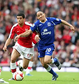 Intense Rivalry: Pienaar vs Denilson at Emirates Stadium - Arsenal vs Everton, Barclays Premier League, October 18, 2008