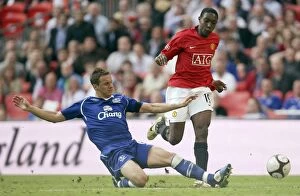 Images Dated 19th April 2009: Jagielka vs Welbeck: Everton vs Manchester United FA Cup Semi-Final Rivalry at Wembley Stadium