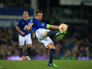 Jagielka's Europa League Battle: Everton vs Lille at Goodison Park