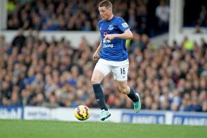Images Dated 1st November 2014: James McCarthy in Action: Everton vs Swansea City, Barclays Premier League at Goodison Park