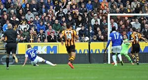 Images Dated 11th May 2014: James McCarthy Scores Opening Goal: Everton's 2-0 Victory over Hull City (May 11, 2014, KC Stadium)