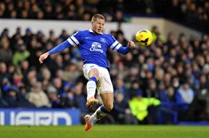 Images Dated 1st February 2014: James McCarthy's Stunner: Everton's Thrilling 2-1 Victory Over Aston Villa (01-02-2014)