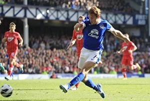 Images Dated 29th September 2012: Jelavic Scores Everton's Second: Everton 3-1 Southampton (September 29, 2012)