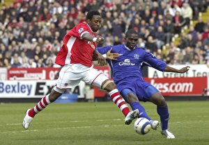 Charlton v Everton Collection: Joseph Yobo