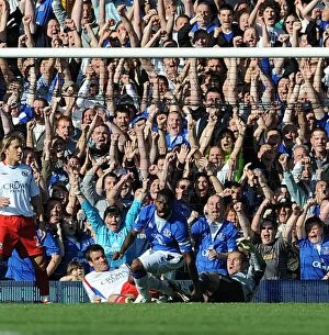 Images Dated 20th September 2009: Joseph Yobo's Thriller: Everton's Triumphant Third Goal vs. Blackburn Rovers at Goodison Park