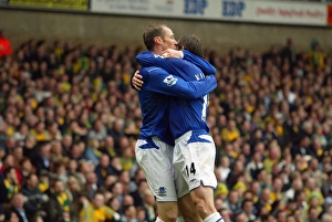 Kevin Kilbane Gallery: Kevin Kilbane congratulates Duncan Ferguson