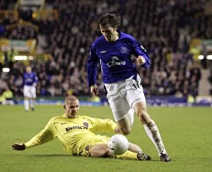 Images Dated 18th January 2006: Kevin Kilbane: Escape Artist on the Field - Dodging Dunne's Tackle
