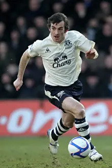 Leighton Baines in FA Cup Action at Scunthorpe United's Glanford Park (08.01.2011)