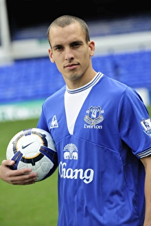 Team Photo 2009-10 Gallery: Leon Osman