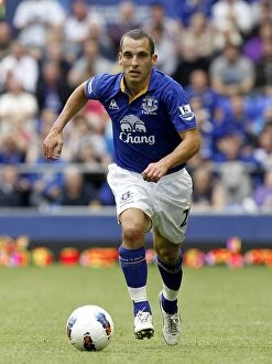 Images Dated 10th September 2011: Leon Osman in Action: Everton vs Aston Villa, Barclays Premier League