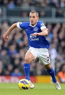 Images Dated 3rd November 2012: Leon Osman's Brilliant Performance: Fulham vs. Everton - A Dramatic Draw at Craven Cottage