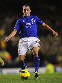 Images Dated 17th December 2011: Leon Osman's Stunning Goal: Everton's Victory Over Norwich City (17 December 2011, Goodison Park)