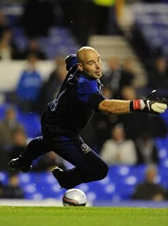Images Dated 26th October 2011: Marcus Hahnemann Stands Firm: Everton vs Chelsea, Carling Cup Fourth Round (October 26, 2011)