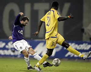 McFadden vs. Gueye: Everton's Battle in the UEFA Cup at Metalist Stadium
